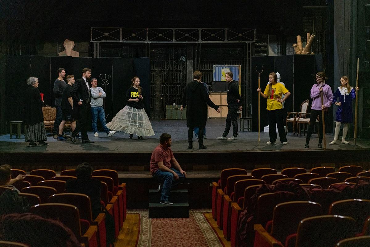 Фото В театре «Красный факел» покажут премьеру водевиля «Свадьба Кречинского» 3